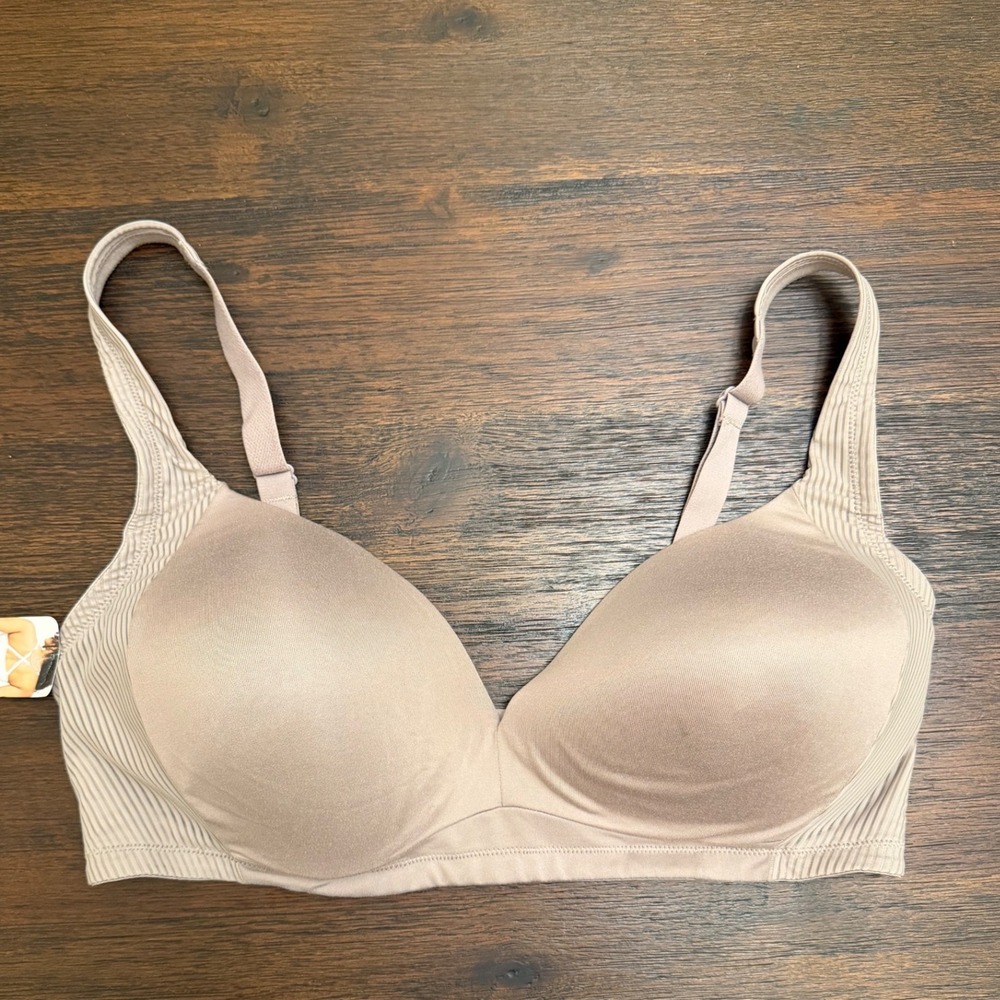 Warners No Side Effects Wireless Convertible Bra 38D Tan RN1141T Toasted Almond